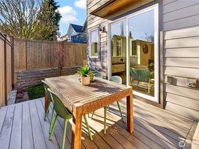 2851 NW 70th Street B, Seattle WA 98117