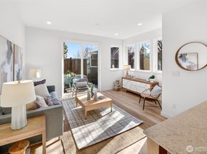 2851 NW 70th Street B, Seattle WA 98117