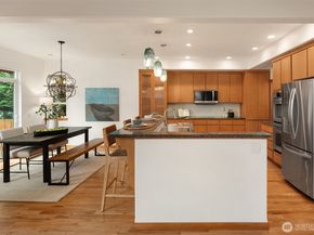 911 NW 59th Street, Seattle WA 98107