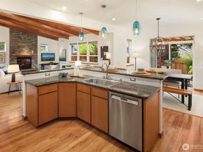 911 NW 59th Street, Seattle WA 98107