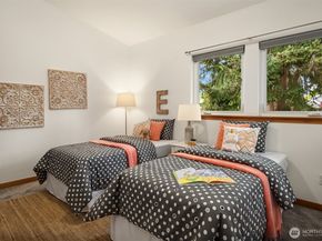 911 NW 59th Street, Seattle WA 98107