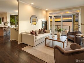 10835 Arroyo Beach Place SW, Seattle WA 98146