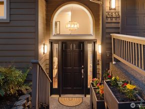 10835 Arroyo Beach Place SW, Seattle WA 98146