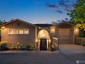 10835 Arroyo Beach Place SW, Seattle WA 98146