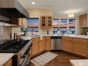 10835 Arroyo Beach Place SW, Seattle WA 98146