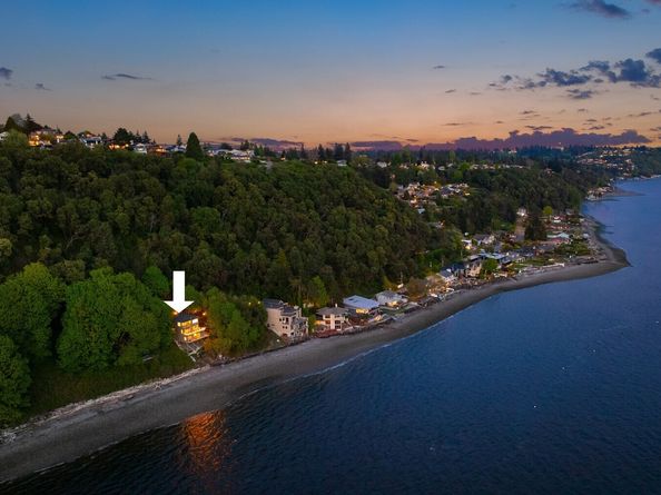 10835 Arroyo Beach Place SW, Seattle WA 98146