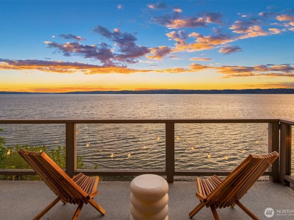 10835 Arroyo Beach Place SW, Seattle WA 98146