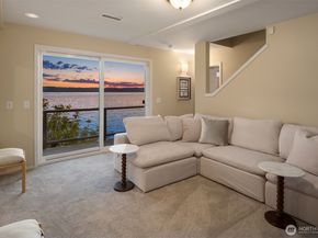 10835 Arroyo Beach Place SW, Seattle WA 98146