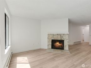 1555 Union Avenue NE 33, Renton WA 98059