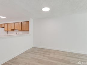 1555 Union Avenue NE 33, Renton WA 98059