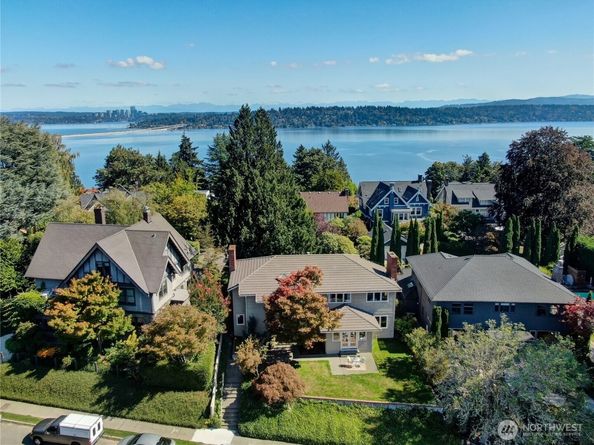 2712 Mount Saint Helens Place S, Seattle WA 98144