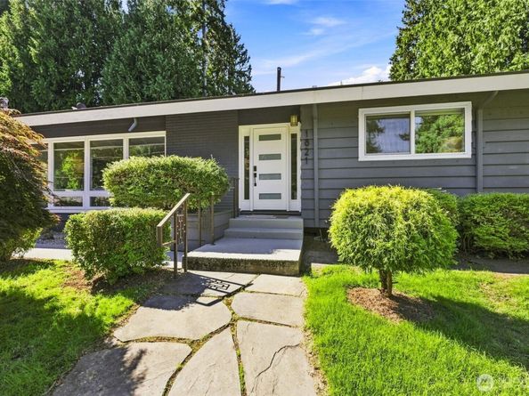 1821 155th Avenue SE, Bellevue WA 98007