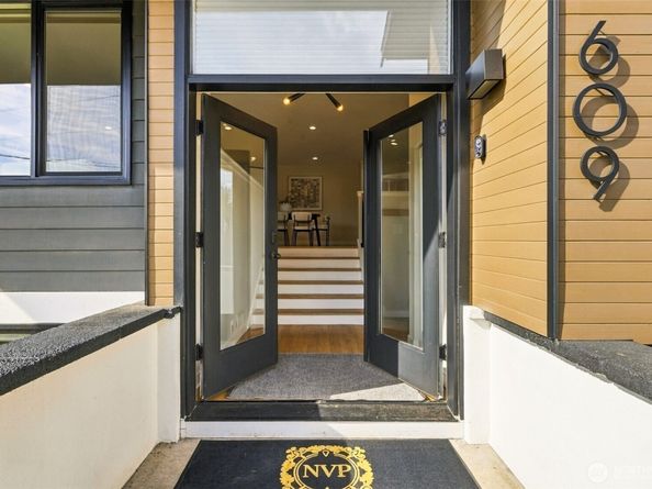 609 109th Avenue SE, Bellevue WA 98004