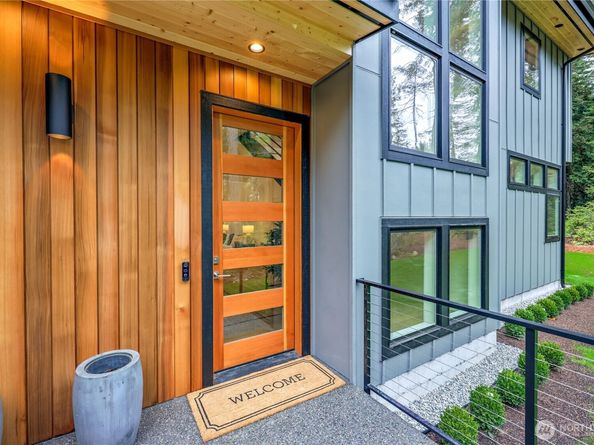 6015 Chorus Frog Street NE, Bainbridge Island WA 98110