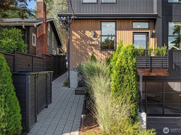 524 N 86th Street, Seattle WA 98103