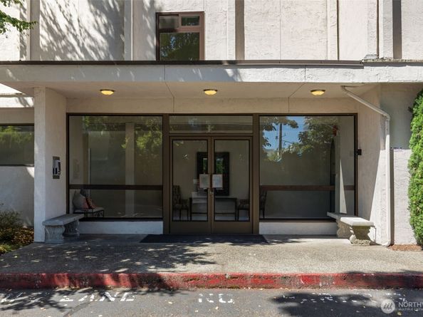 10129 Main Street 306, Bellevue WA 98004