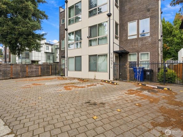 1039 S Cloverdale Street A, Seattle WA 98108