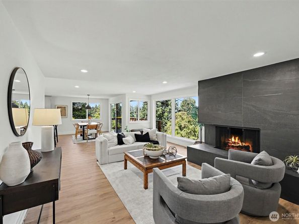 7017 NE 155th Place, Kenmore WA 98028