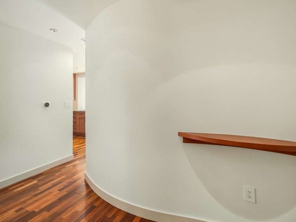 10610 NE 9th Place 903, Bellevue WA 98004