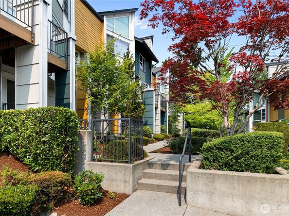 15130 NE 81st Way 104, Redmond WA 98052