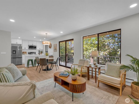 11701 100th Avenue NE 5, Kirkland WA 98034