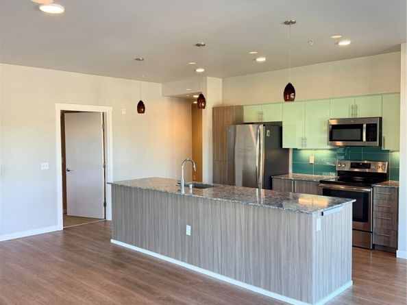 1085 103rd Avenue NE 220, Bellevue WA 98004