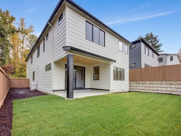 7607 NE 198th Court, Kenmore WA 98028