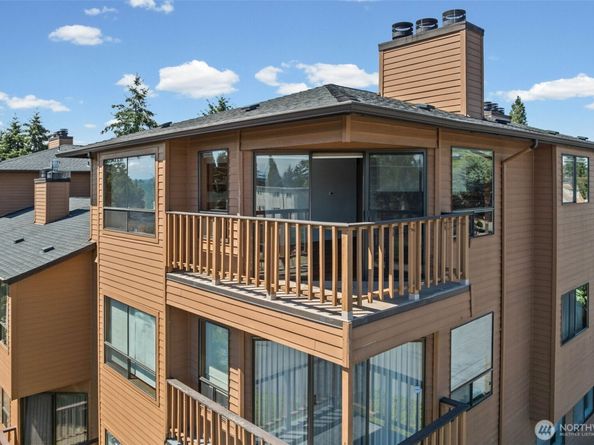 15525 6th Avenue SW 14, Burien WA 98166