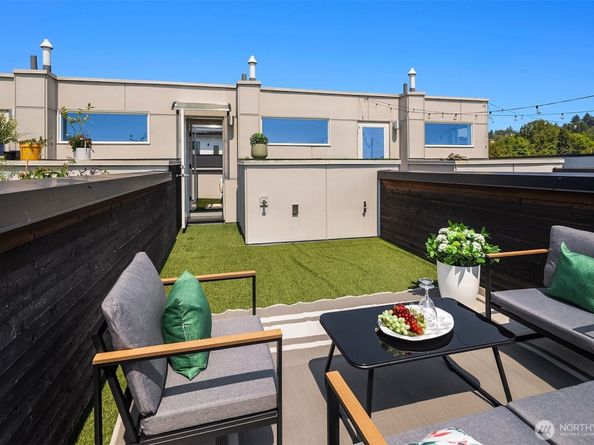 818 NW 53rd Street B, Seattle WA 98107