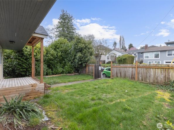 5752 NE 62nd Street, Seattle WA 98115