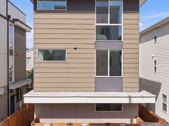 8815 Interlake Avenue N C, Seattle WA 98103
