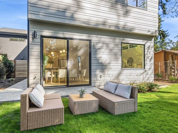 14338 Bagley Avenue N B, Seattle WA 98133