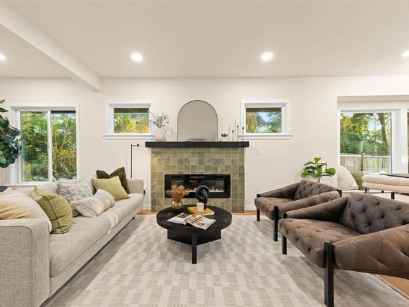 10733 Interlake Avenue N, Seattle WA 98133