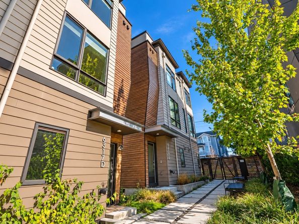 6317 9th Avenue NE D, Seattle WA 98115
