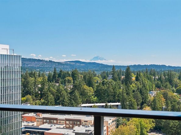 188 Bellevue Way NE 1906, Bellevue WA 98004