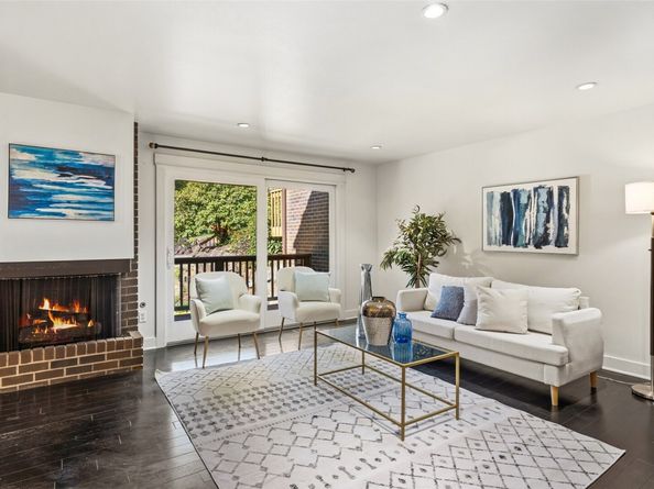 17120 NE 2nd Place, Bellevue WA 98008