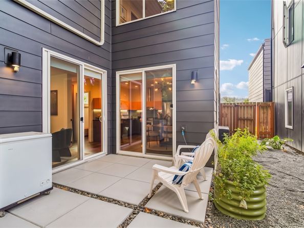 731 S Southern Street 6, Seattle WA 98108