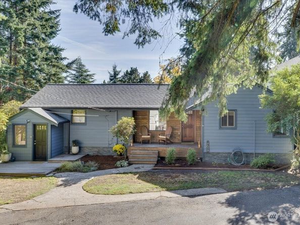 17024 32nd Avenue NE, Lake Forest Park WA 98155