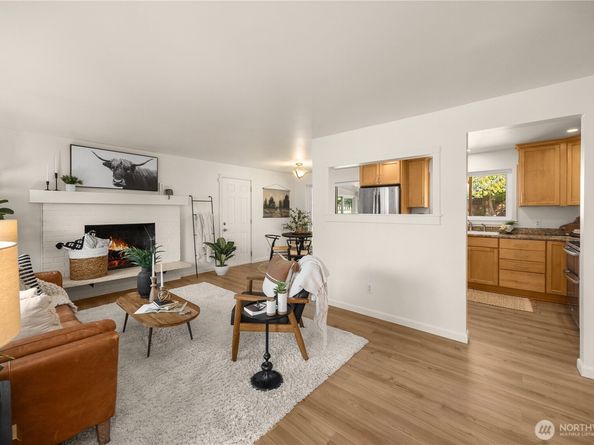 22101 38th Avenue W, Mountlake Terrace WA 98043
