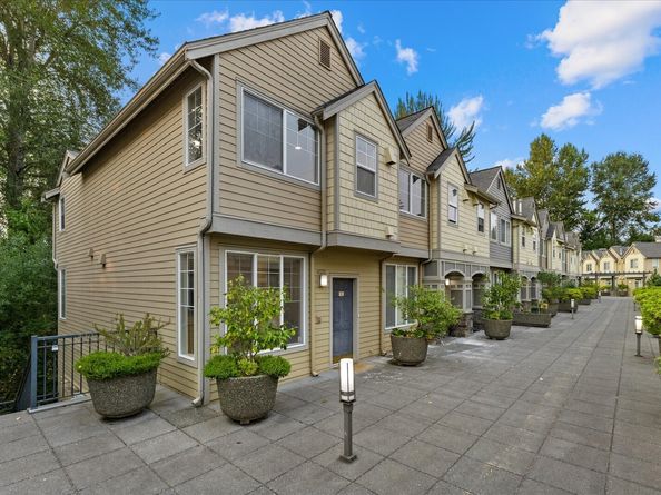 9217 122nd Court NE 112, Kirkland WA 98033
