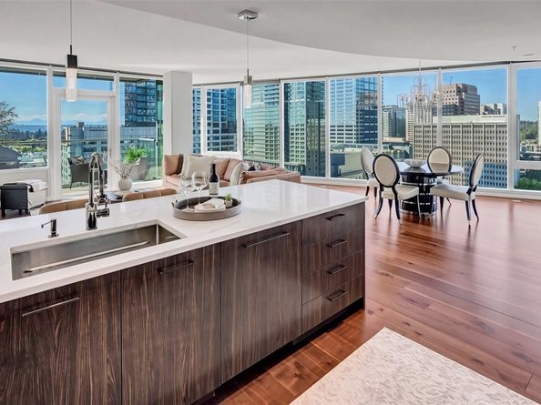 500 106th Avenue NE 1801, Bellevue WA 98004