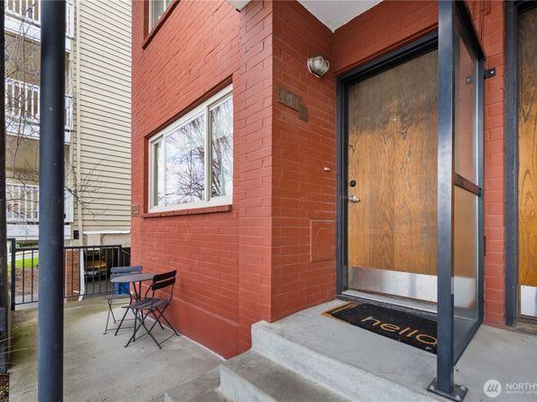 7106 California Avenue SW 101, Seattle WA 98136