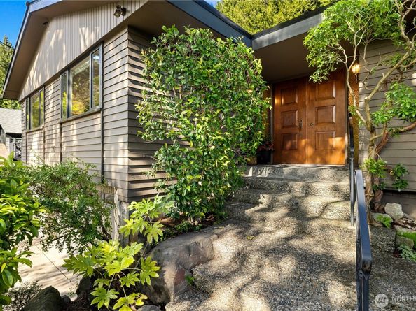 11032 39th Avenue NE, Seattle WA 98125