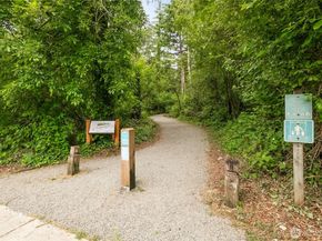 304 128th Avenue SE, Bellevue WA 98005