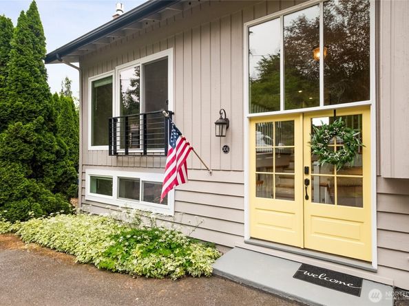 304 128th Avenue SE, Bellevue WA 98005