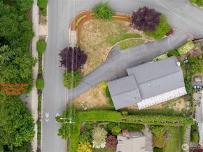 304 128th Avenue SE, Bellevue WA 98005