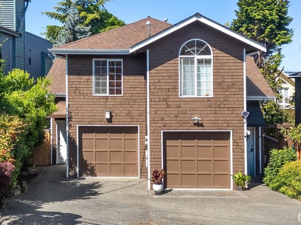 2511 Minor Avenue E, Seattle WA 98102