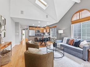 2511 Minor Avenue E, Seattle WA 98102