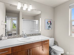 314 Bremerton Avenue NE, Renton WA 98059
