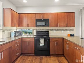 314 Bremerton Avenue NE, Renton WA 98059